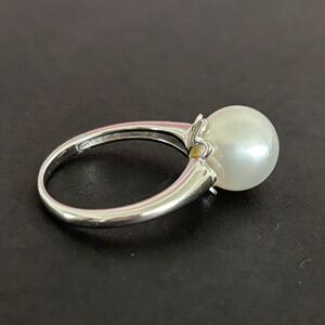 Pearl Ring with A Silver Band